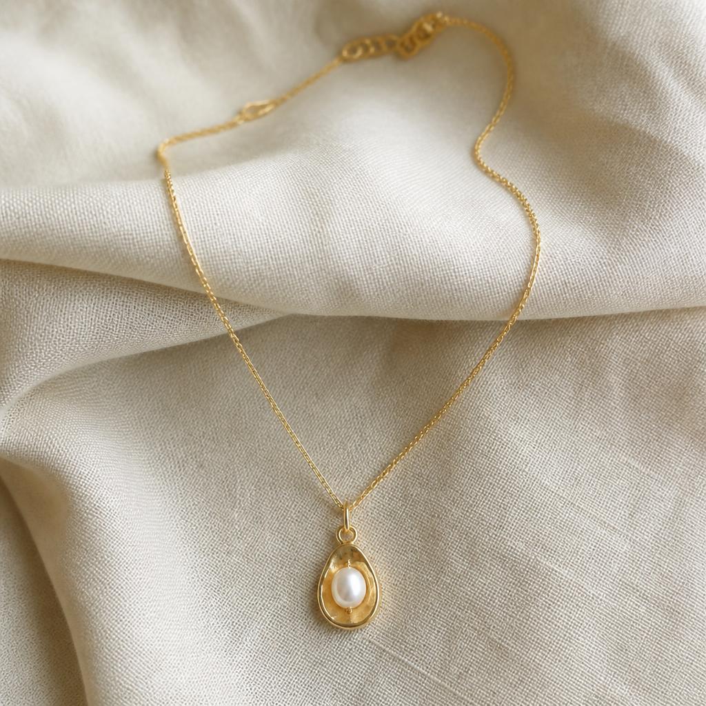 Zilveren parelketting