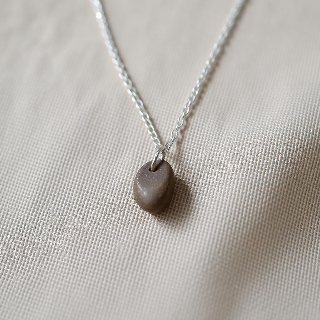 Zilveren ketting met steentje van Schier